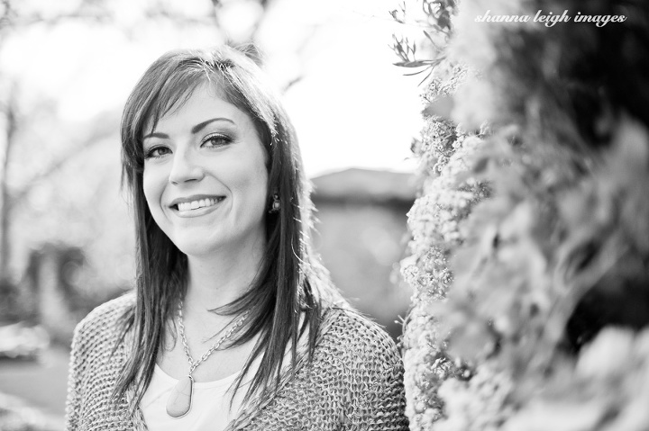 black and white lifestyle photography at the grapevine botanical gardens