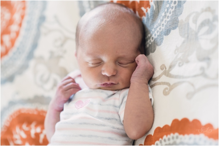 lifestyle newborn photos